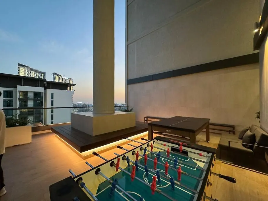 2Br Luxury Stay With Starry Ceiling Dubai Apartment