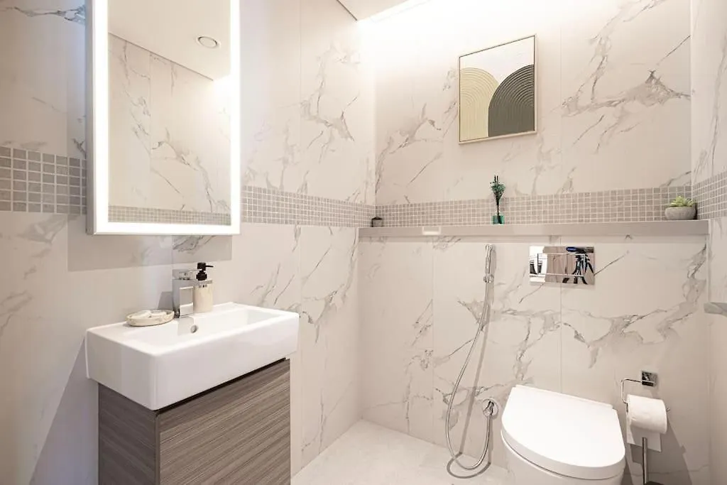 2Br Luxury Stay With Starry Ceiling Dubai Apartment