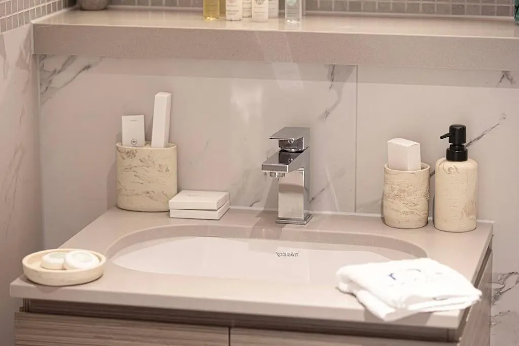 2Br Luxury Stay With Starry Ceiling Dubai 0*,  United Arab Emirates