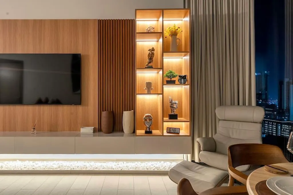 2Br Luxury Stay With Starry Ceiling Dubai Apartment