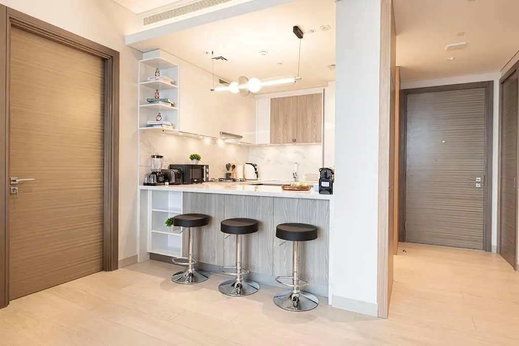 2Br Luxury Stay With Starry Ceiling Dubai Apartment